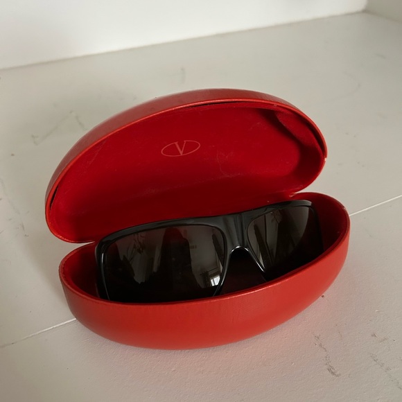 Valentino Black Sunglasses - Picture 2 of 4